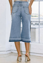 Load image into Gallery viewer, Verge Studded Side Slit Capris