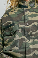 Load image into Gallery viewer, Oversized Semi-Cropped Camouflage Pattern Jacket
