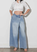 Load image into Gallery viewer, Wrap Front Wide Leg Jeans
