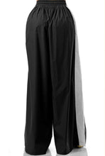 Load image into Gallery viewer, Black Wide Leg Windbreaker Pants
