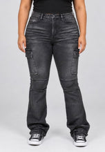 Load image into Gallery viewer, Black Tint-Wash Flare Jeans (PLUS)
