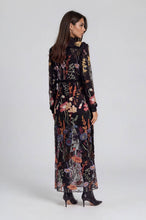 Load image into Gallery viewer, The Jardin Noir Luxury Duster

