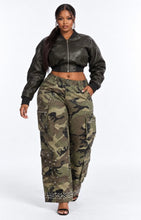 Load image into Gallery viewer, Rhinestone Camo Wide Leg Cargo Pants (S-3X)
