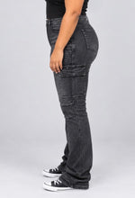 Load image into Gallery viewer, Black Tint-Wash Flare Jeans (PLUS)
