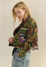 Load image into Gallery viewer, Camouflage Sequin Embellishment Jacket
