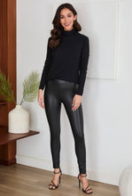 Load image into Gallery viewer, Black Leggings with Pocket Line Detail
