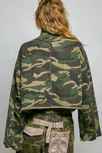 Load image into Gallery viewer, Oversized Semi-Cropped Camouflage Pattern Jacket
