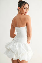 Load image into Gallery viewer, White Sweetheart Bloom Mini Dress
