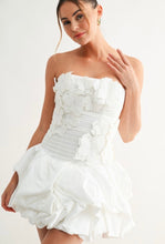 Load image into Gallery viewer, White Sweetheart Bloom Mini Dress
