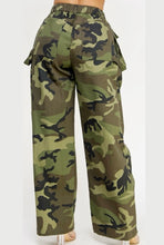 Load image into Gallery viewer, Camouflage Cargo Pants
