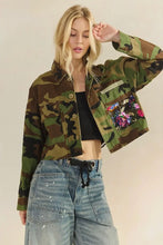 Load image into Gallery viewer, Camouflage Sequin Embellishment Jacket
