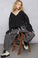 Load image into Gallery viewer, V-Neck Long Sleeve Twist Knit Contrast Pullover
