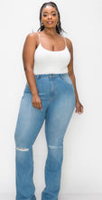 Load image into Gallery viewer, “TRACEY” Medium Blue Slit Jeans (PLUS)
