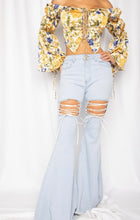 Load image into Gallery viewer, Front Cutout Flare Denim
